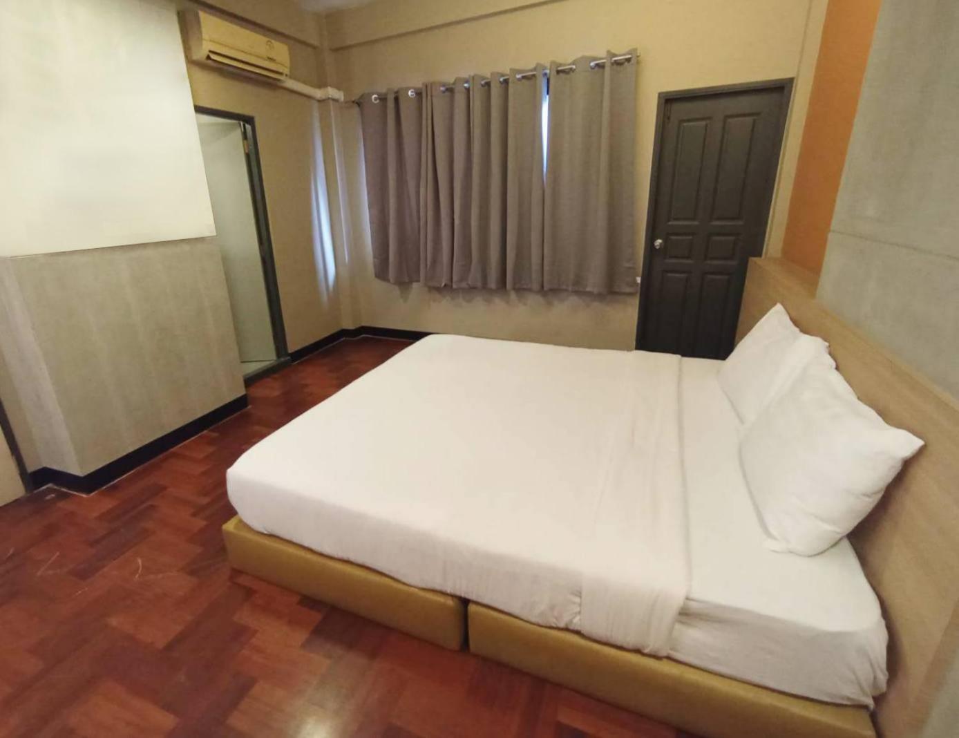Go Inn Silom โกอินน์ สีลม - สถานีรถไฟฟ้าเซนต์หลุยส์ Bangkok Eksteriør bilde